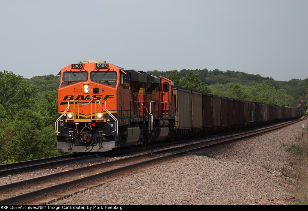 BNSF 5906